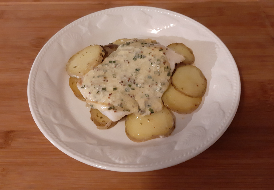 Senfwürziges Fischfilet auf Röstkartoffeln