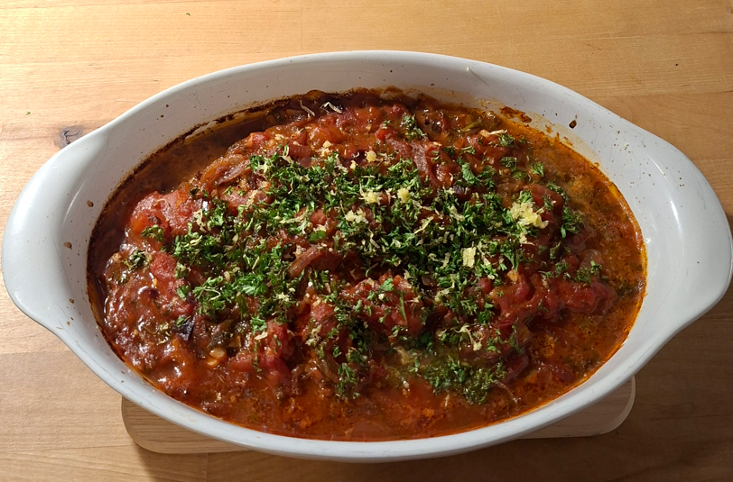 Fischfilet mit Tomaten und Zwiebeln