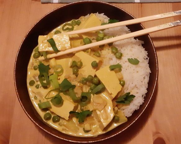 Curry-Kokos Tofu