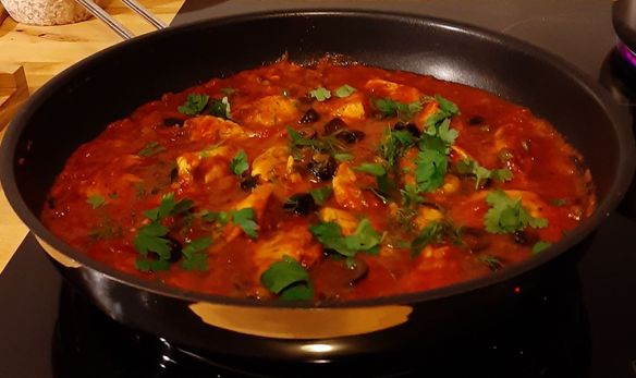 Putenragout mit Tomaten und Kapern