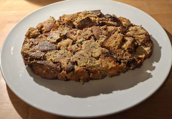 Ein Semmelknödel aus dem Ofen